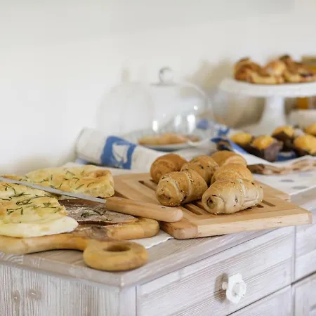 Due Passi Dal Mare Bed & Breakfast