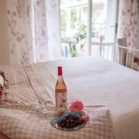 Due Passi Dal Mare Bed & Breakfast 3*