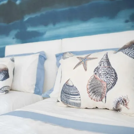 فندق مبيت وإفطار Due Passi Dal Mare 3*