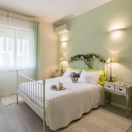 Due Passi Dal Mare 3* شينكْوالي